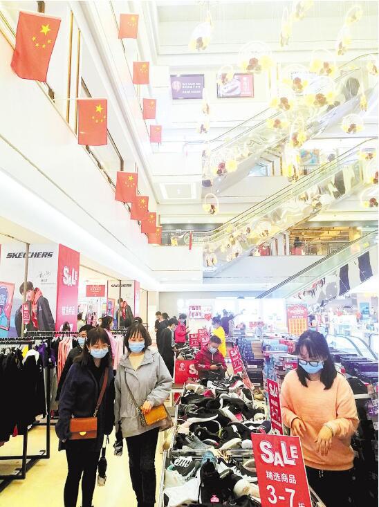 湖北消費(fèi)強(qiáng)勁復(fù)蘇，零售餐飲住宿8天攬金178億元